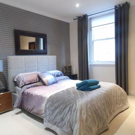 גלאזגו West End -Stunning, 2 Bedroom, Main Door Flat With Private Parking מראה חיצוני תמונה