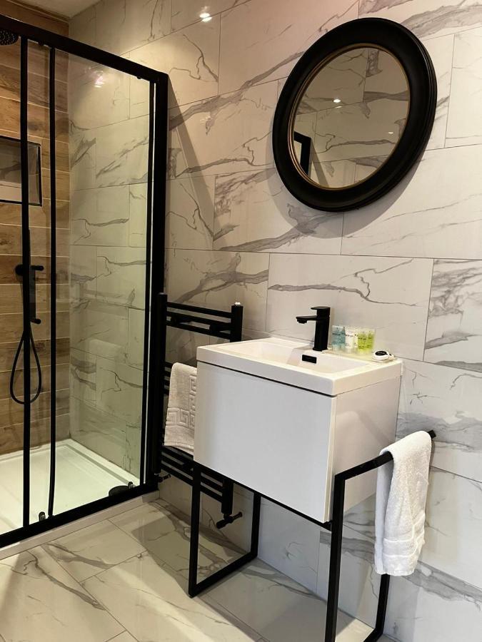 גלאזגו West End -Stunning, 2 Bedroom, Main Door Flat With Private Parking מראה חיצוני תמונה