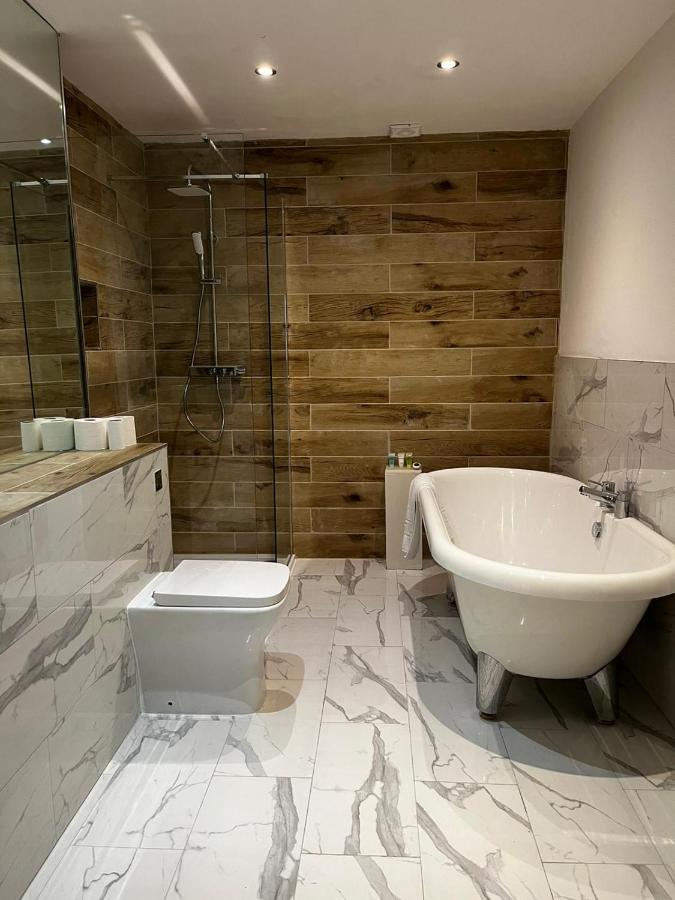 גלאזגו West End -Stunning, 2 Bedroom, Main Door Flat With Private Parking מראה חיצוני תמונה
