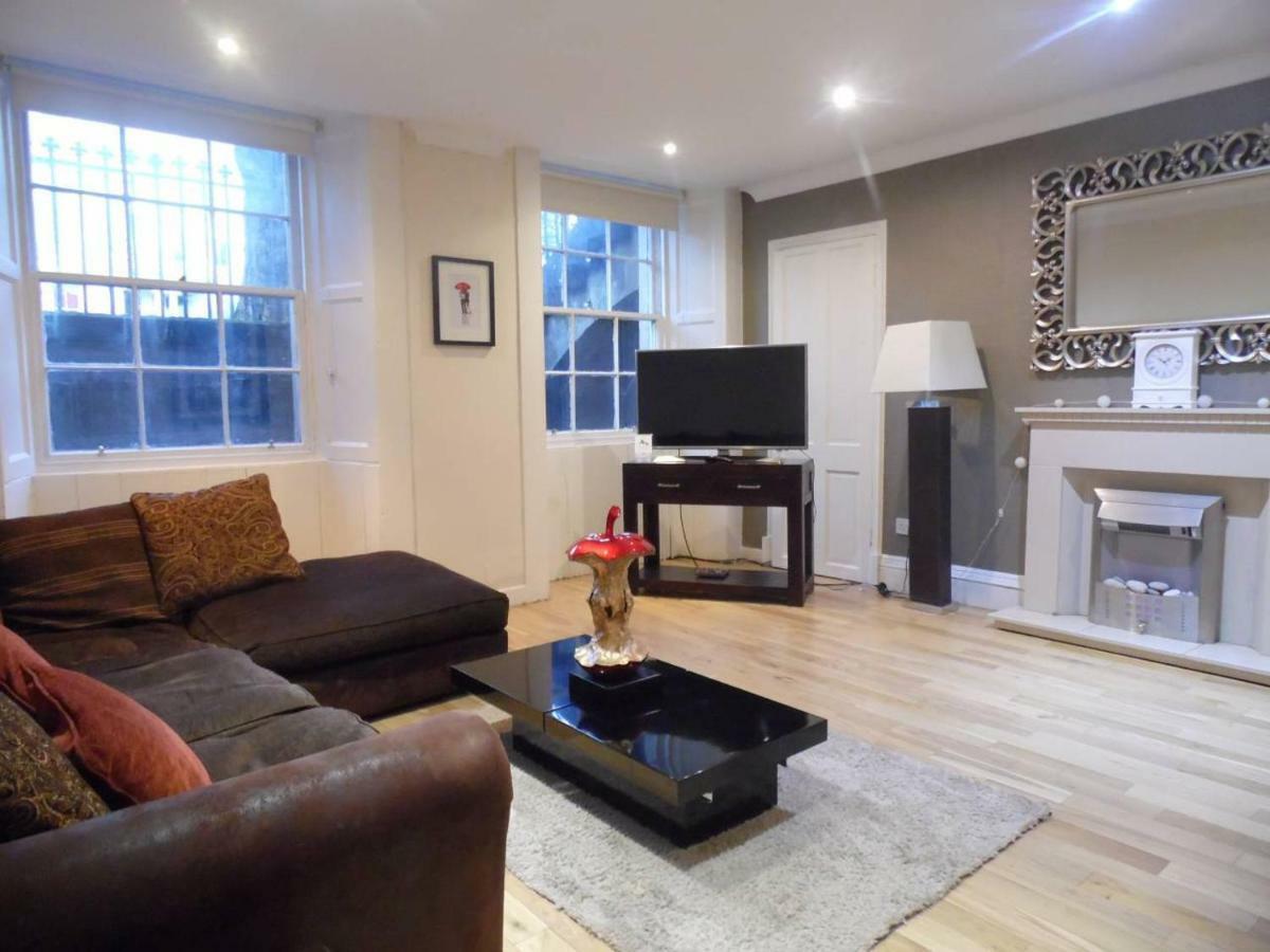גלאזגו West End -Stunning, 2 Bedroom, Main Door Flat With Private Parking מראה חיצוני תמונה