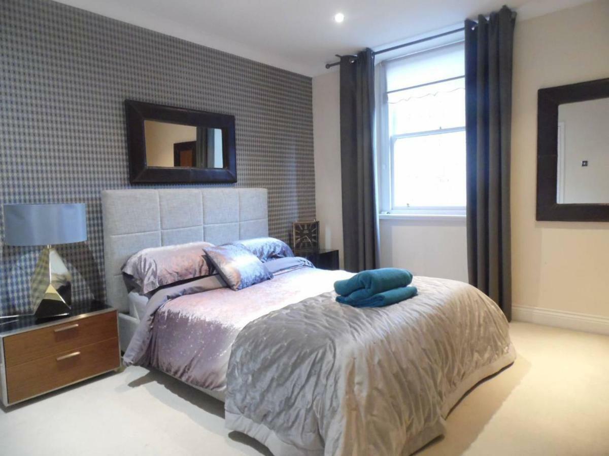 גלאזגו West End -Stunning, 2 Bedroom, Main Door Flat With Private Parking מראה חיצוני תמונה